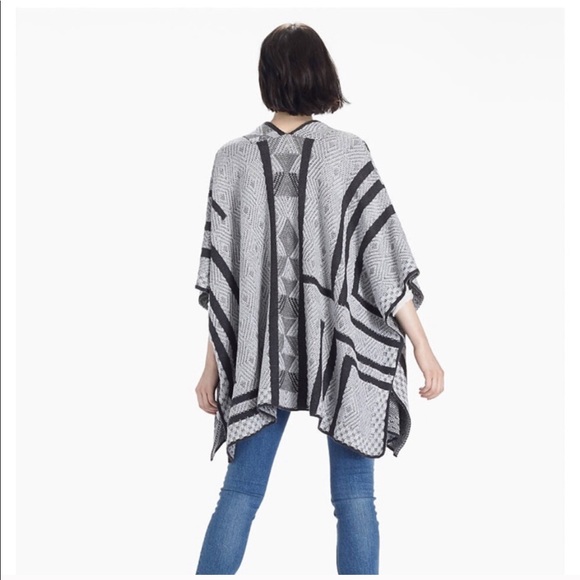 NWT Lucky Brand Poncho - Picture 3 of 7
